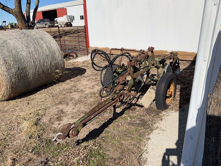 john-deere-no.-44-pull-type-two-bottom-plow-image-2
