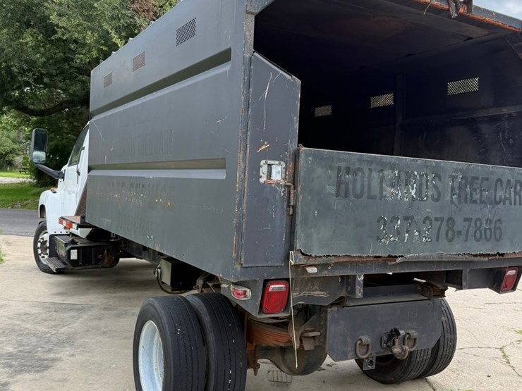 #1404-•-2006-gmc-6500-chip-box-truck-image-8