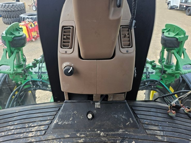 john-deere-4700-image-82