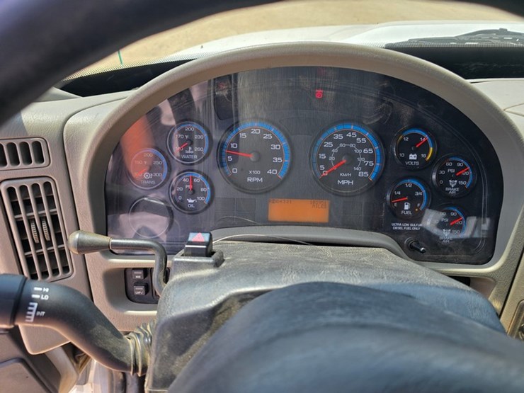 2009-international-durastar-4400-image-39