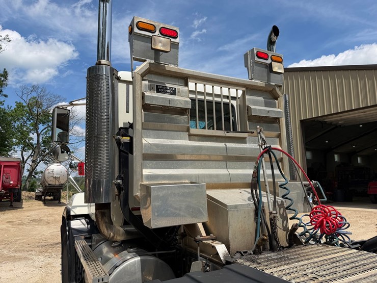 #1508-•-mack-day-cab-truck-tractor-image-39