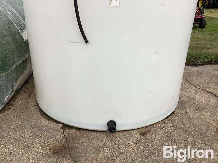 ace-roto-mold-2000-gal-water-tank-image-11