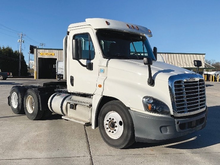 2018-freightliner-cascadia-125-image-1