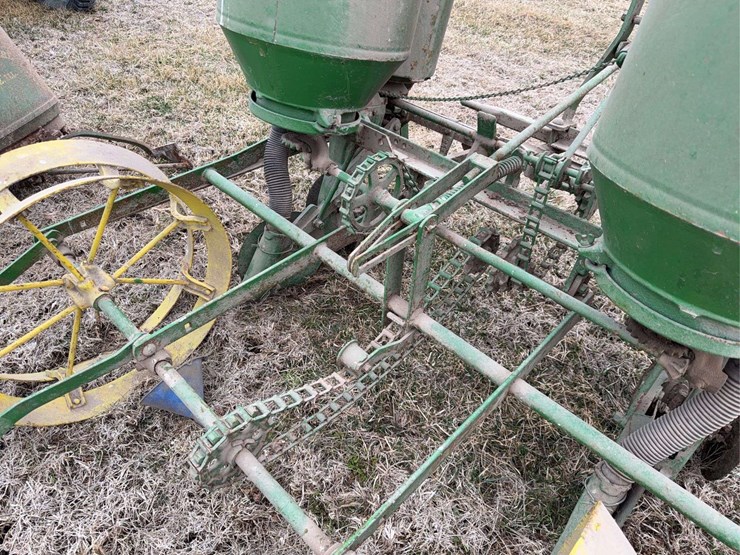 john-deere-two-row-planter-image-14