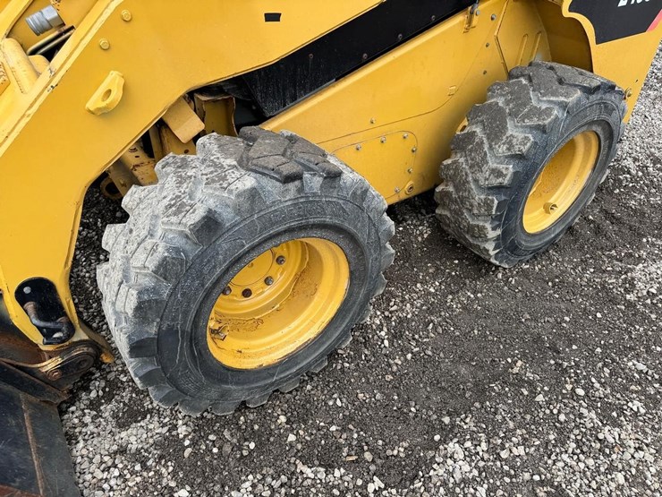 2008-caterpillar-246c-image-13