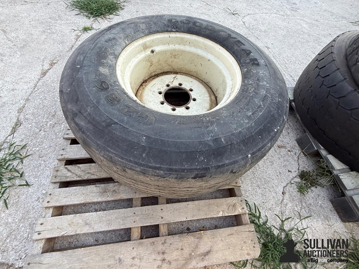 spare-brent-wagon-tire-&-rim-image-5