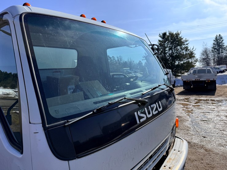 2001-isuzu-npr-image-15