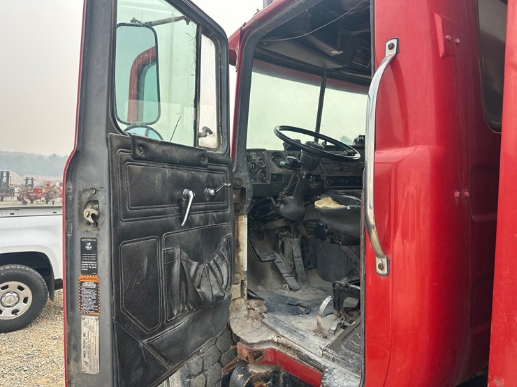 1997-mack-dm688s-image-21