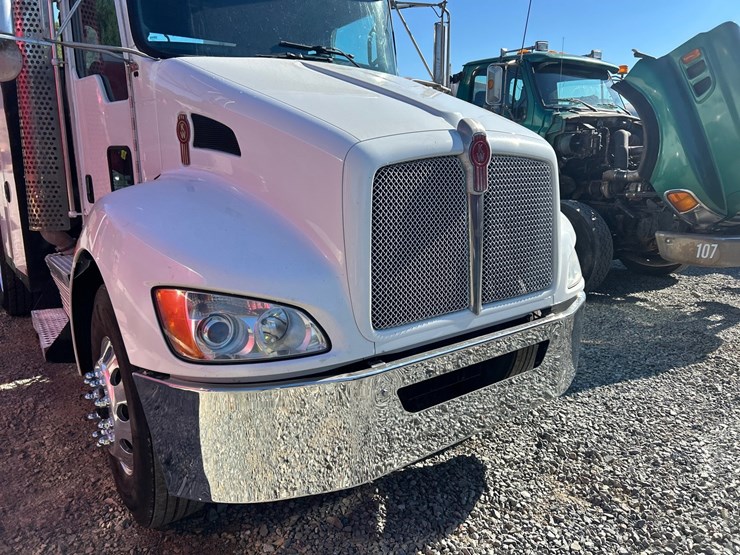 2018-kenworth-t270-image-12
