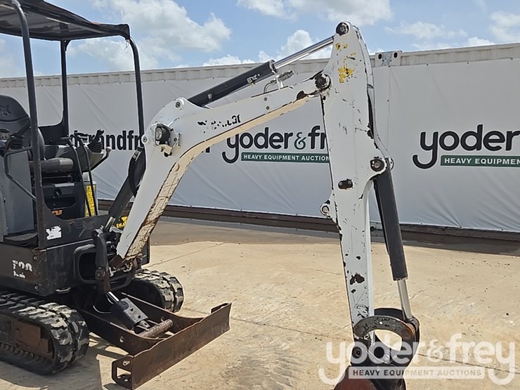 2019-bobcat-e20-image-26