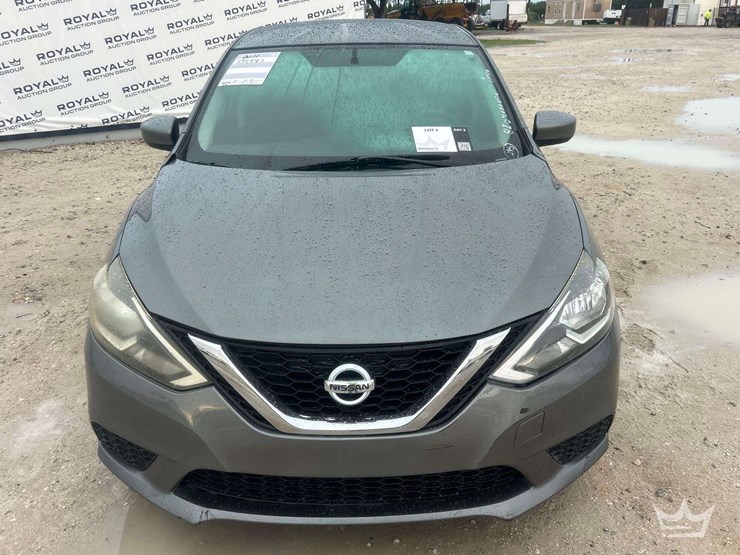2016-nissan-sentra-sedan-image-25