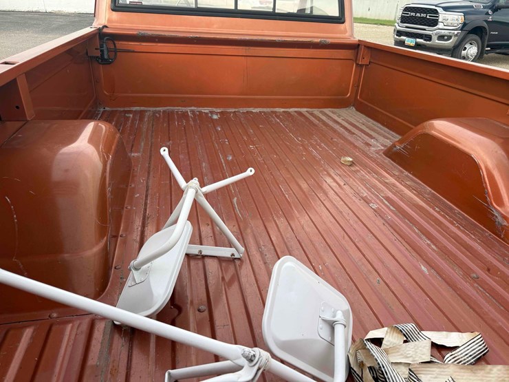 1970-chevrolet-c20-image-28