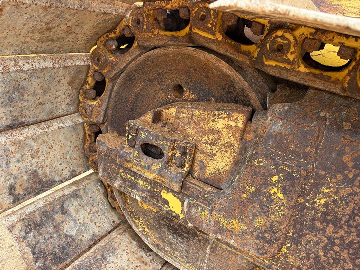 2004-komatsu-d65px-image-29