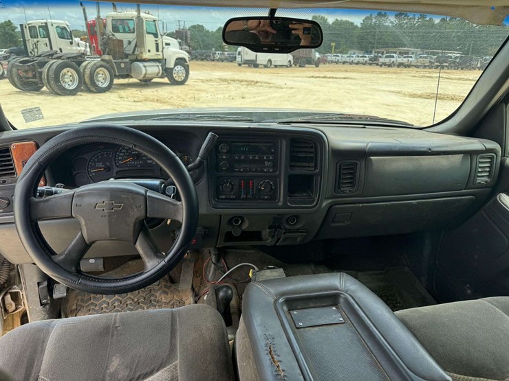 2006-chevrolet-silverado-1500-lt-image-12