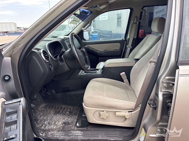 2008-ford-explorer-sport-trac-image-17