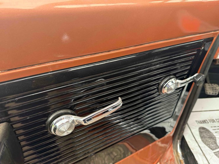 1970-chevrolet-c20-image-33