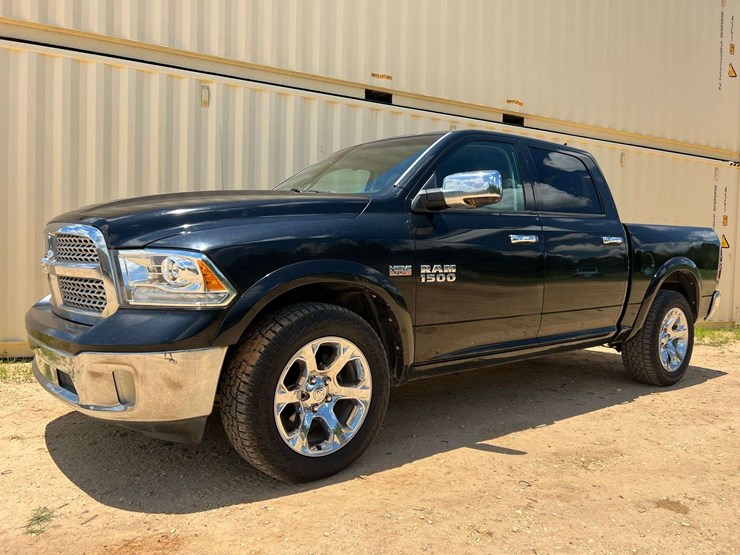 2013-ram-1500-laramie-image-1