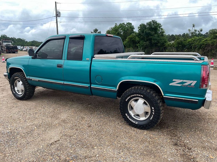 1994-chevrolet-silverado-1500-image-2