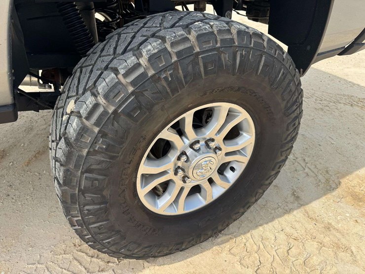 2019-dodge-2500-image-25