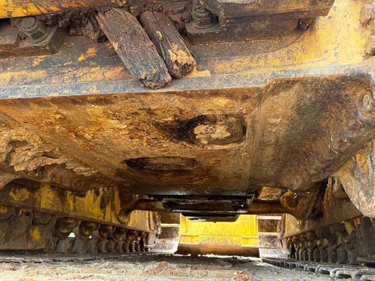 2004-komatsu-d65px-image-52