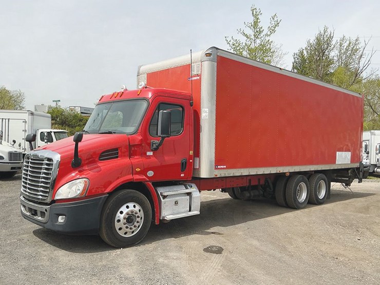 2015-freightliner-cascadia-113-image-1