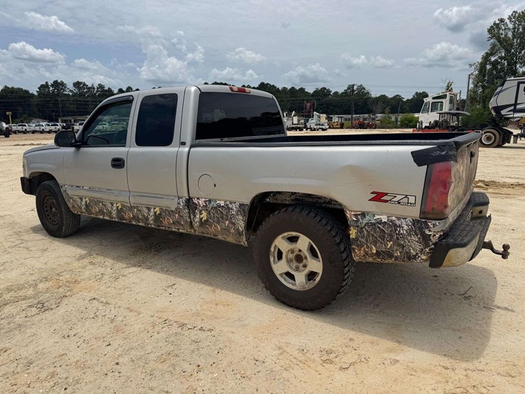 2006-chevrolet-silverado-1500-lt-image-4