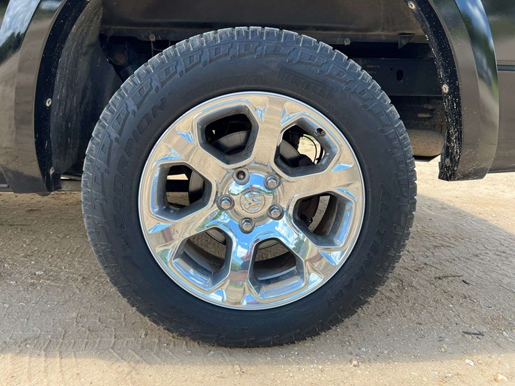 2013-ram-1500-laramie-image-15