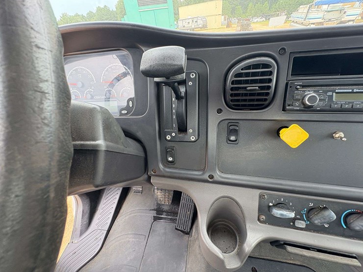 2017-freightliner-s2g-image-19