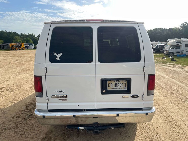 2013-ford-e350-xlt-image-6