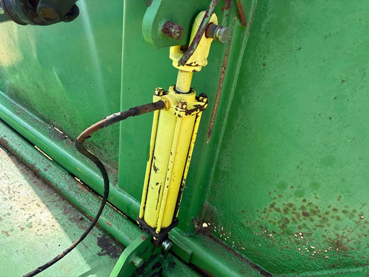 john-deere-18-image-15