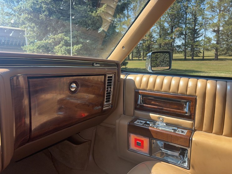 1987-cadillac-sedan-brougham-image-14
