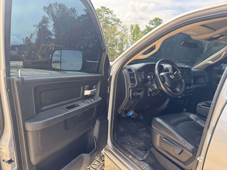 2019-dodge-2500-image-9