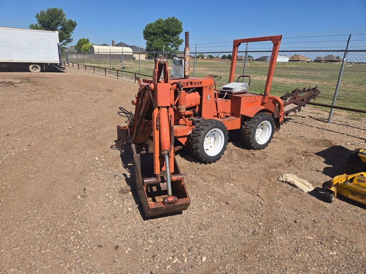 1970-ditch-witch-v30-image-1