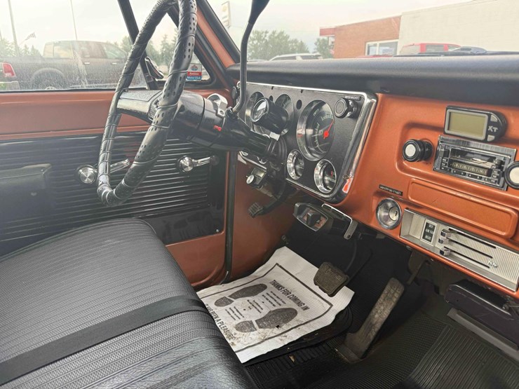 1970-chevrolet-c20-image-24