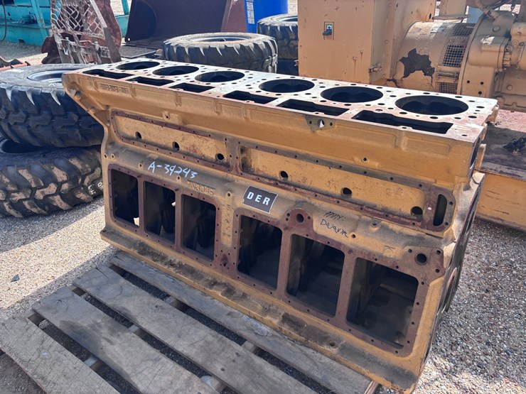 caterpillar-d353-image-4