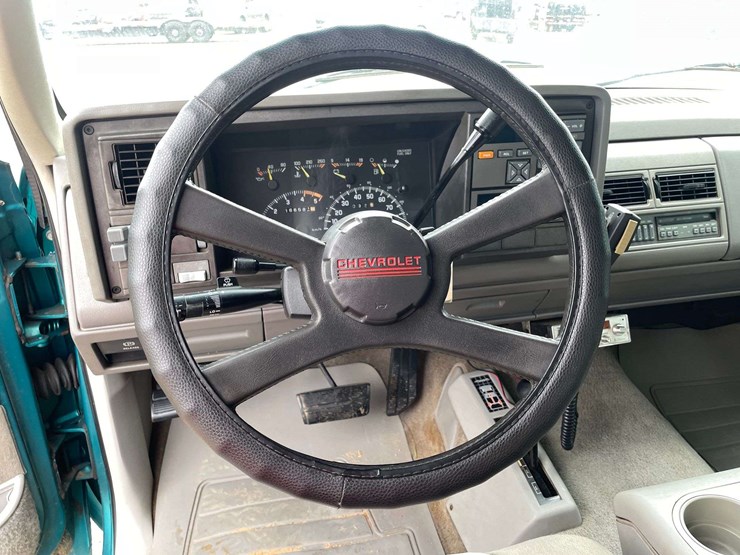 1994-chevrolet-silverado-1500-image-12