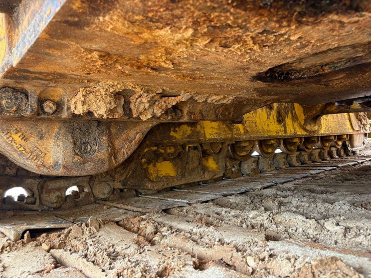 2004-komatsu-d65px-image-53