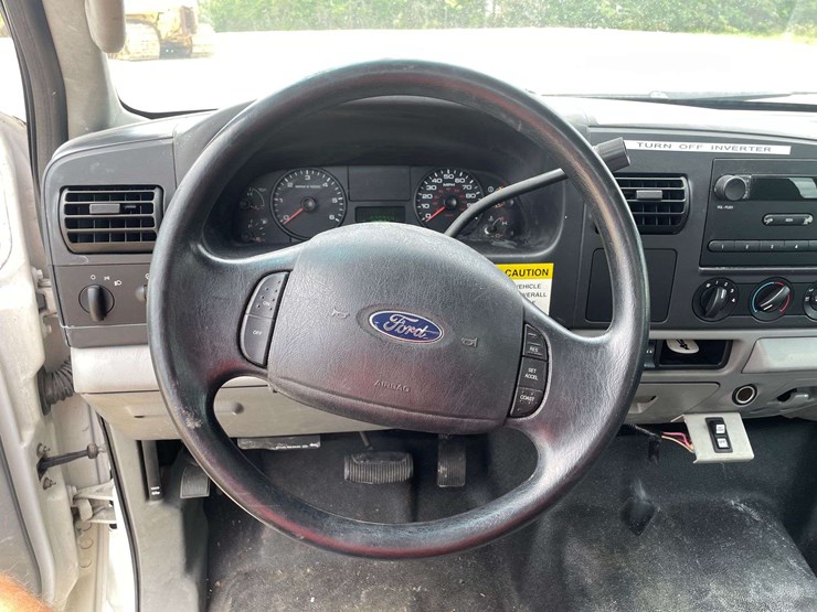 2005-ford-f450-image-12