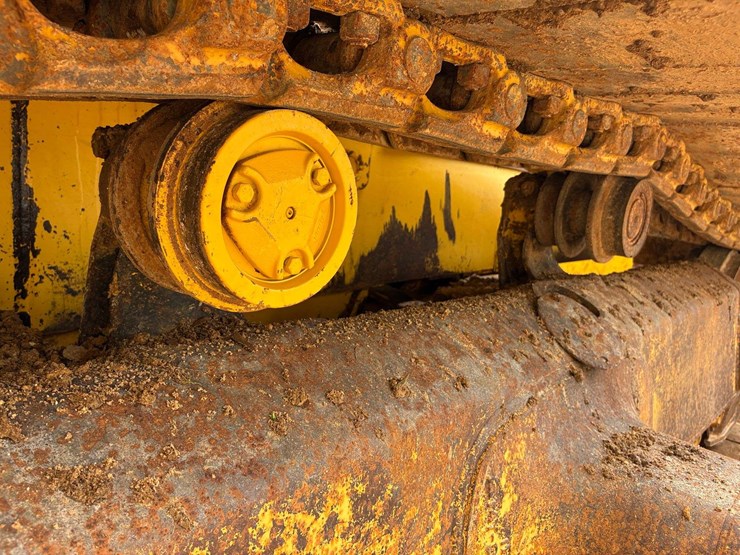 2004-komatsu-d65px-image-31
