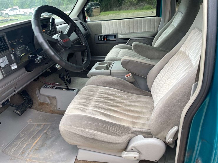 1994-chevrolet-silverado-1500-image-10