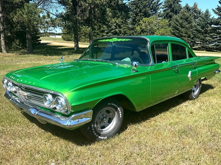 1960-chevrolet-biscayne-sedan-image-1
