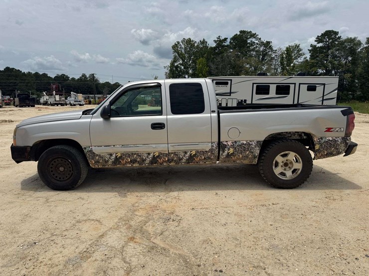 2006-chevrolet-silverado-1500-lt-image-8