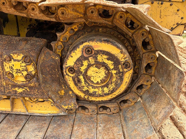 2004-komatsu-d65px-image-27
