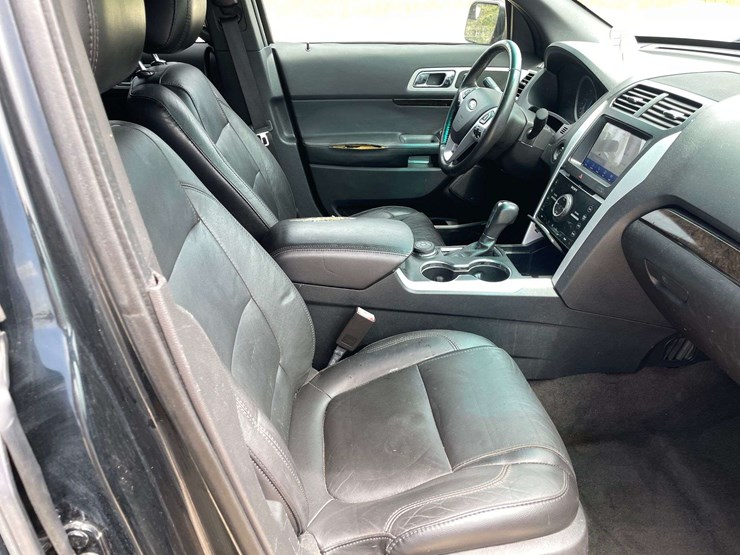 2014-ford-explorer-limited-image-18
