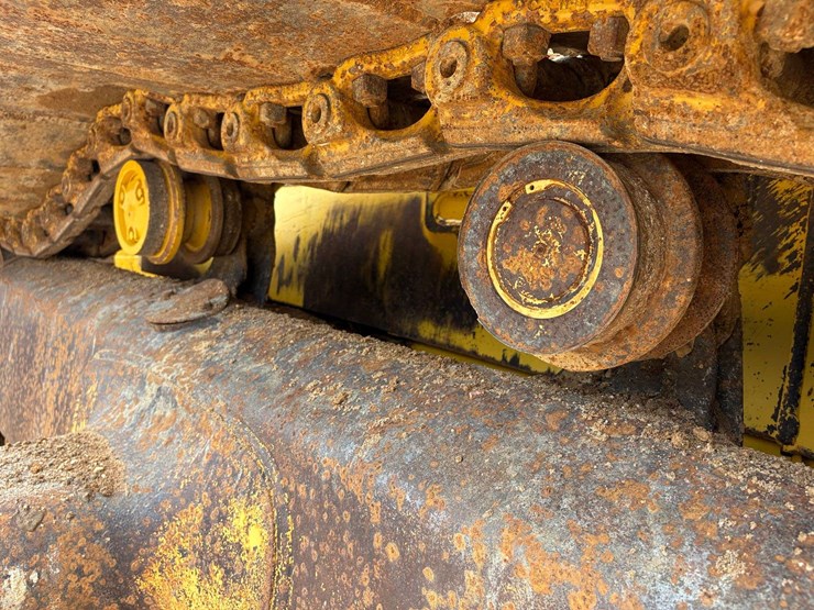 2004-komatsu-d65px-image-28