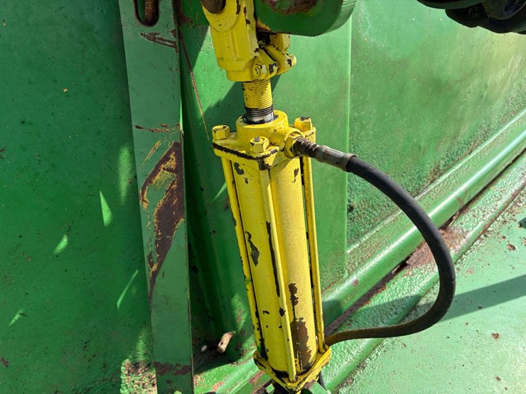 john-deere-18-image-14