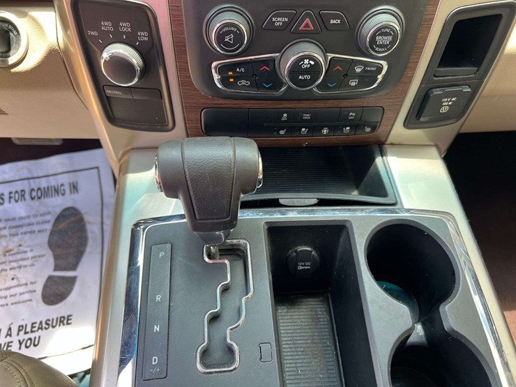 2013-ram-1500-laramie-image-32