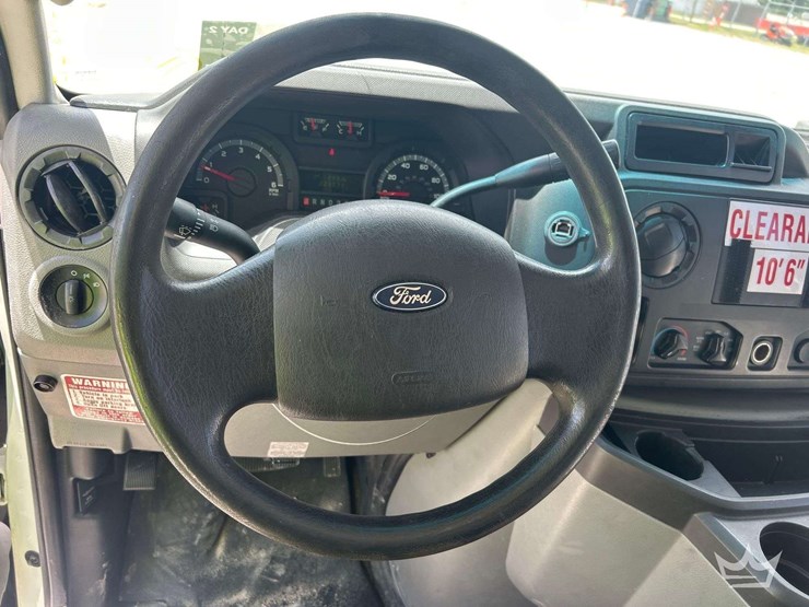 2015-ford-e450-image-11