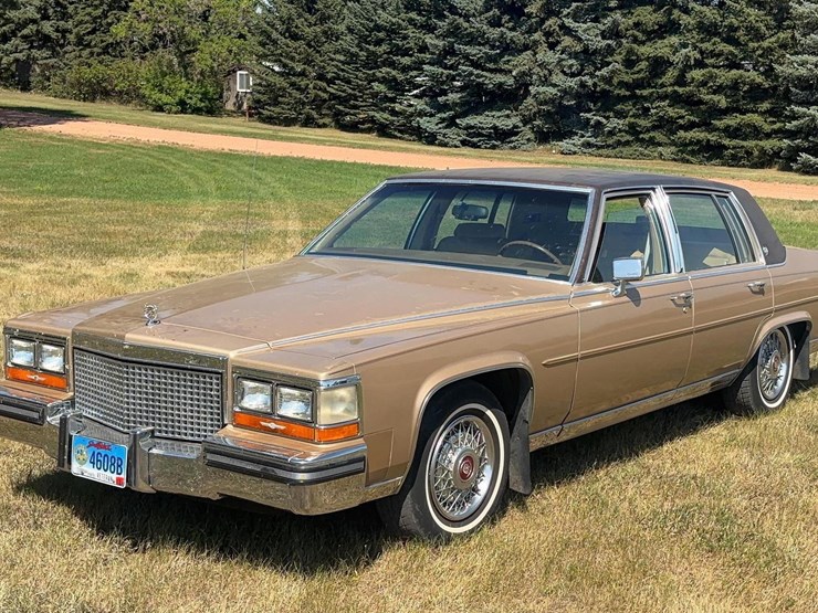 1987-cadillac-sedan-brougham-image-1