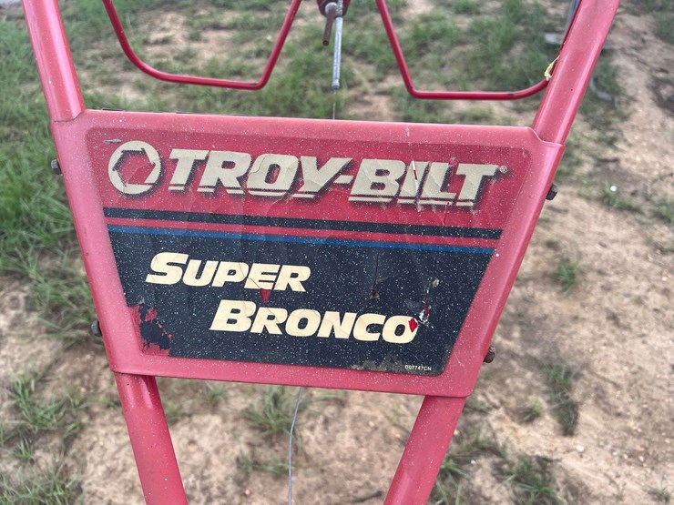 troy-bilt-super-bronco-image-13